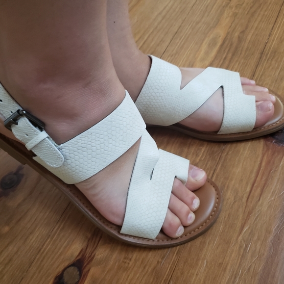 Franco Sarto size 8 sandals - Picture 3 of 4